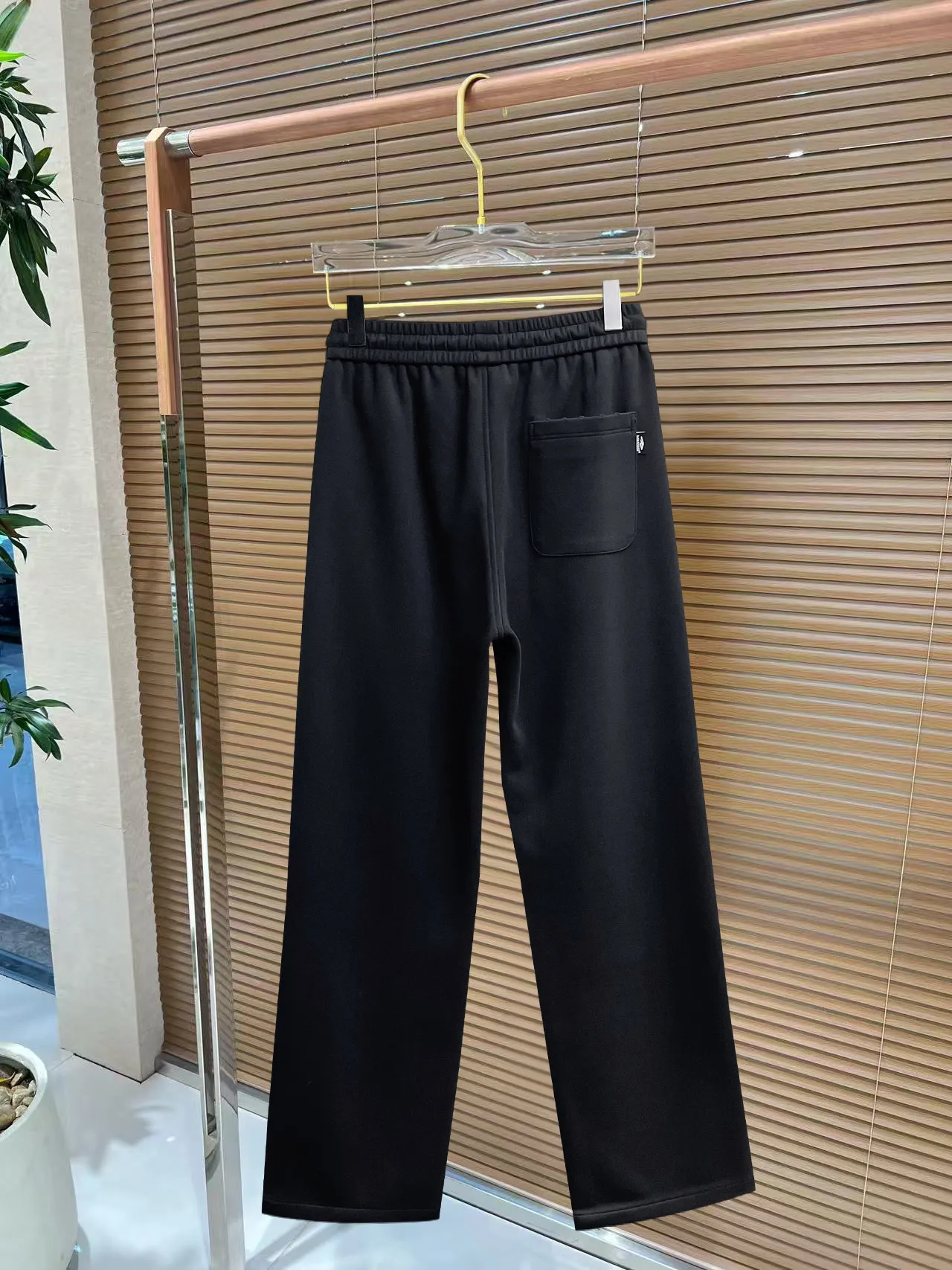 Balenciaga 🆕2026 Autumn and Winter New Arrival Casual Pants! The official website will be released simultaneously. Brand Classic LOGO casual pants, customized fabrics, excellent comfort and strong touch. Highly recognisable, perfect appearance and craftsmanship. Size:M-3XL